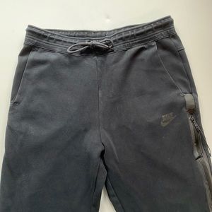 Nike elastic waist drawstring two pocket heavier weight joggers size medium